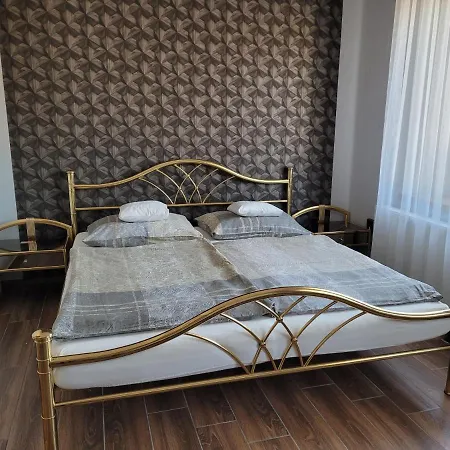 Megyehaz Apartman Makó Extérieur photo